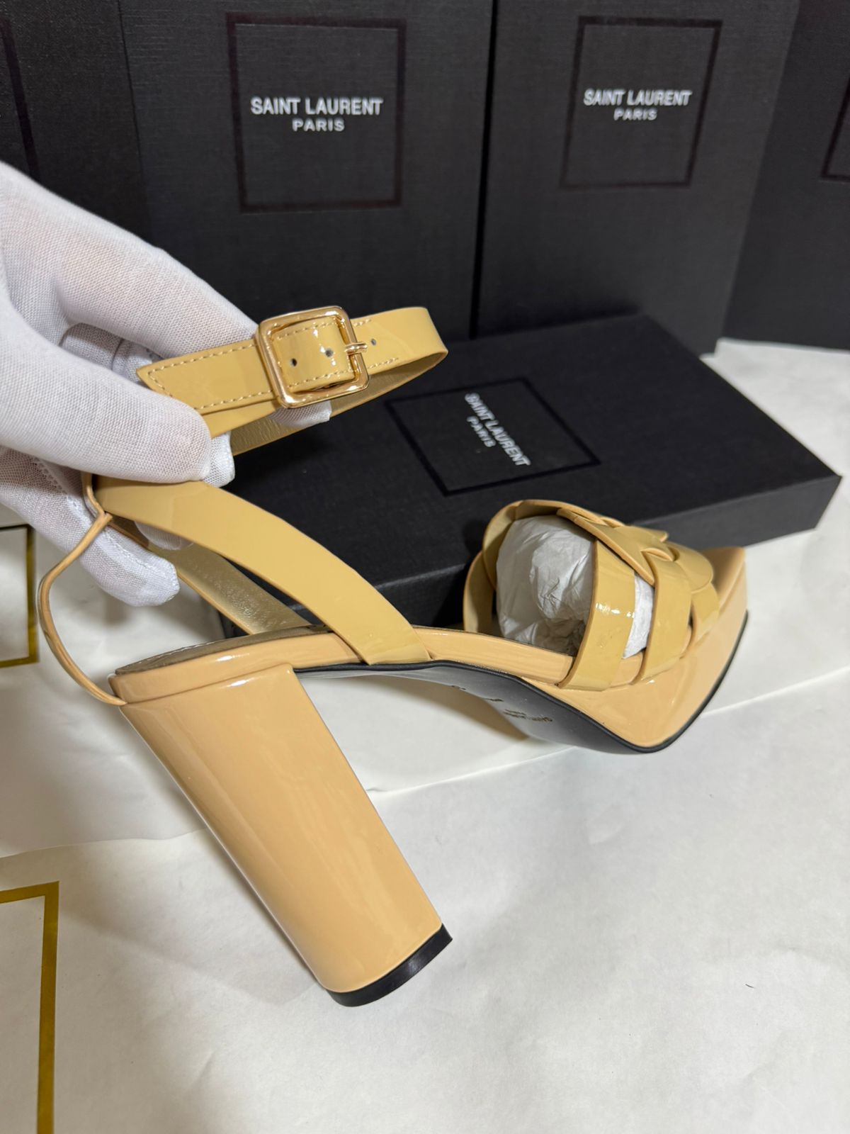 Sandale Yves Saint Laurent en Vrai Cuir