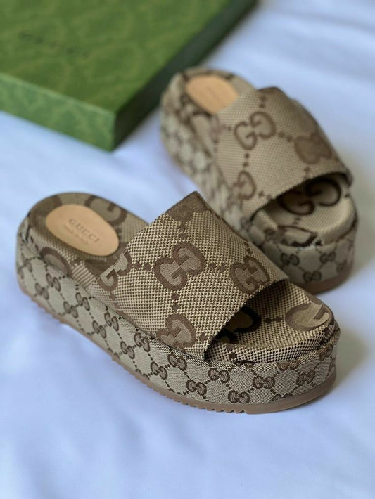 Sandale Compensé Gucci en Cuir
