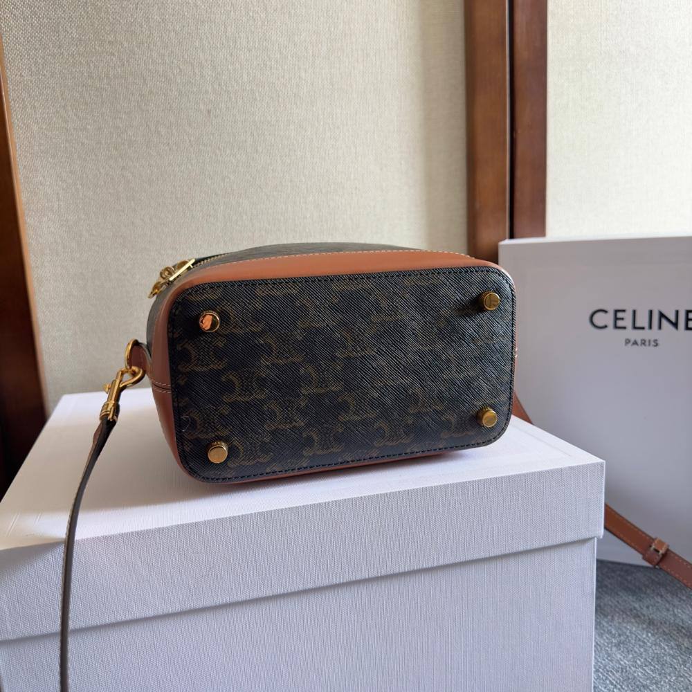 Sac Céline A bandoulière en Cuir CL9866