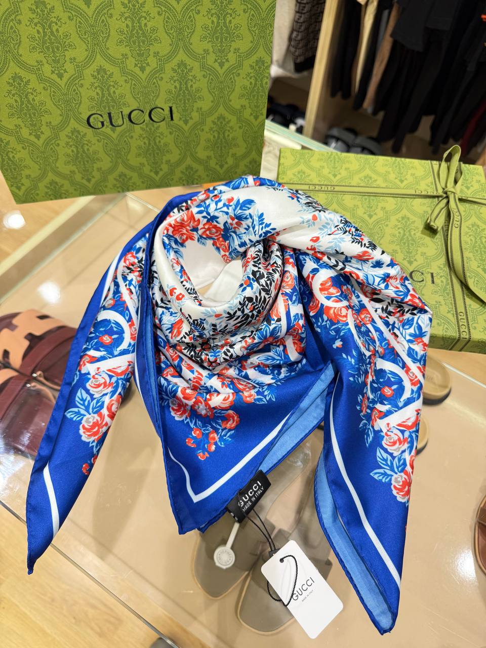Châle De Luxe Gucci