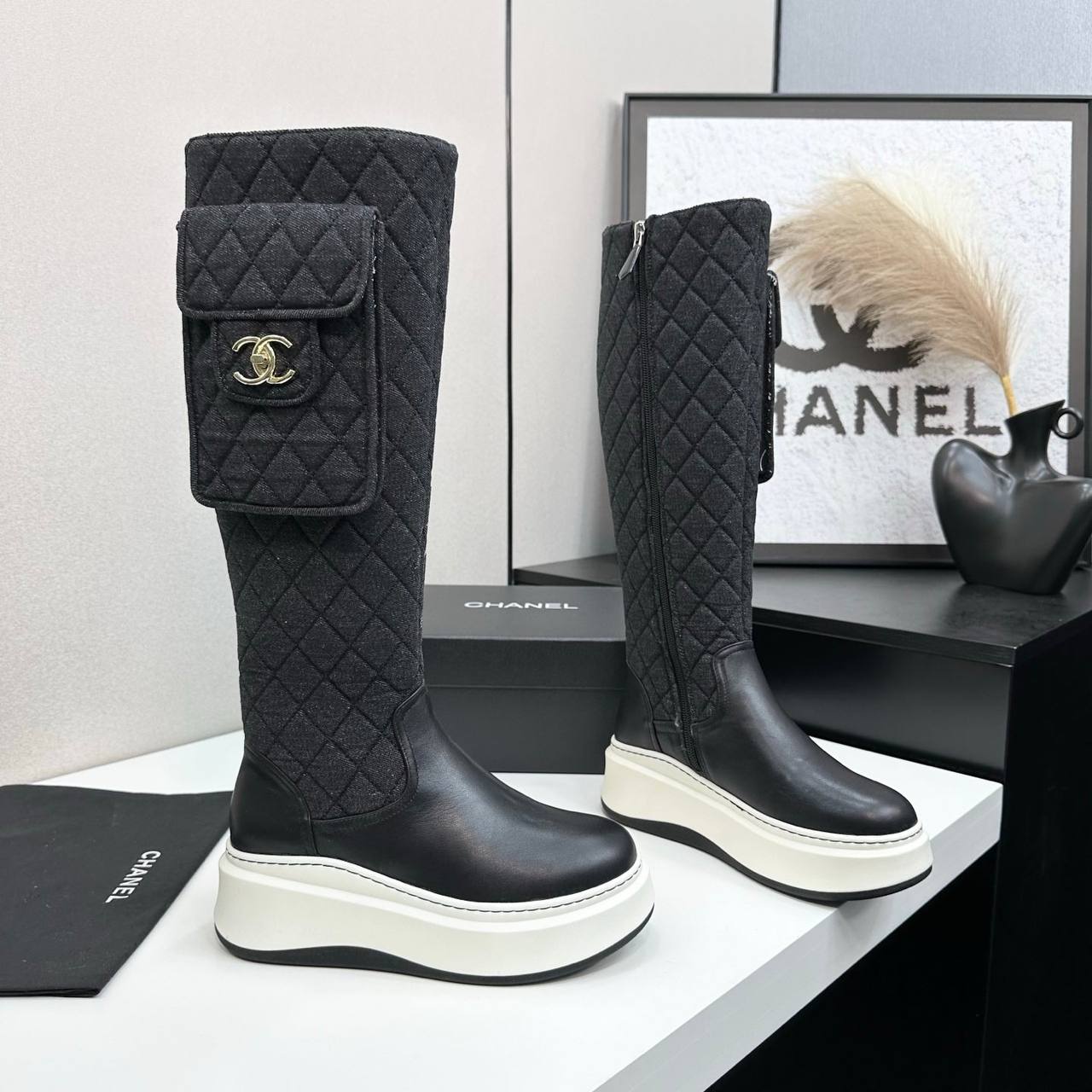 Botte Chanel en Vrai Cuir A Pochette latérale