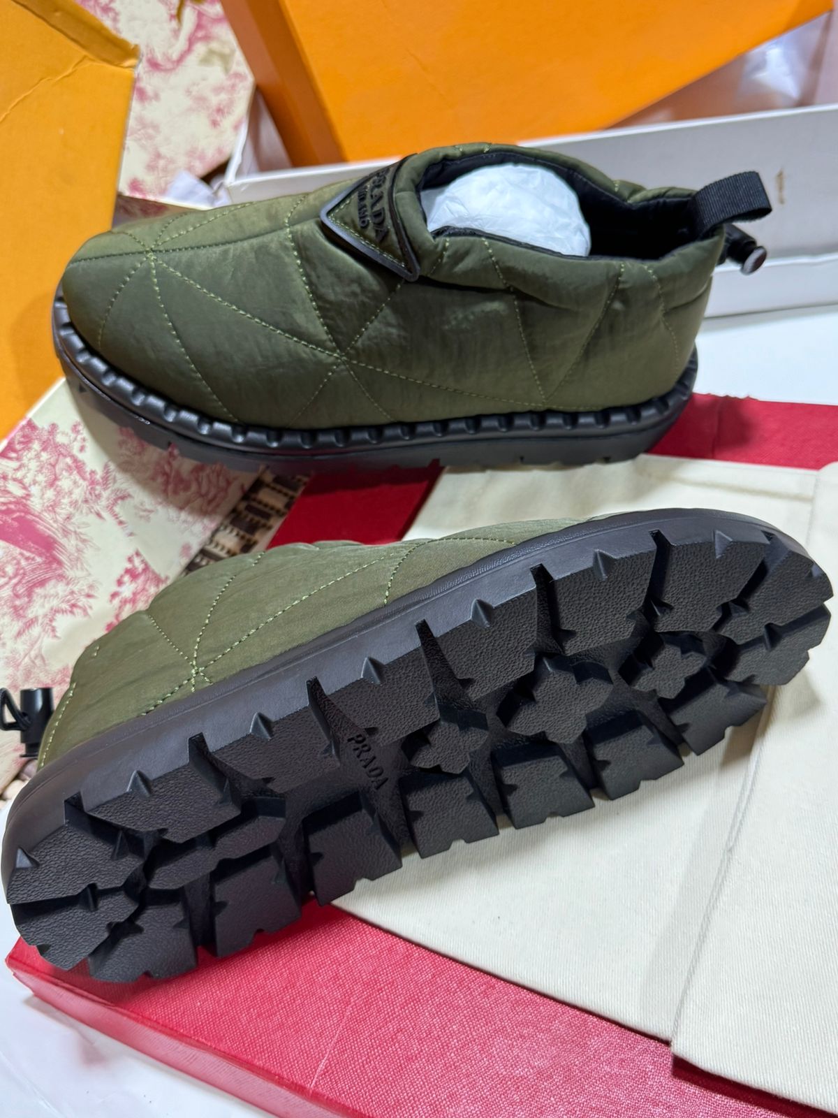 Chaussures Prada en Vert Olive