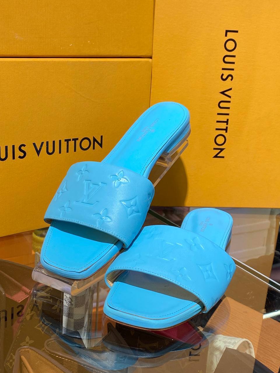 Sandale Louis Vuitton plate en Vrai Cuir