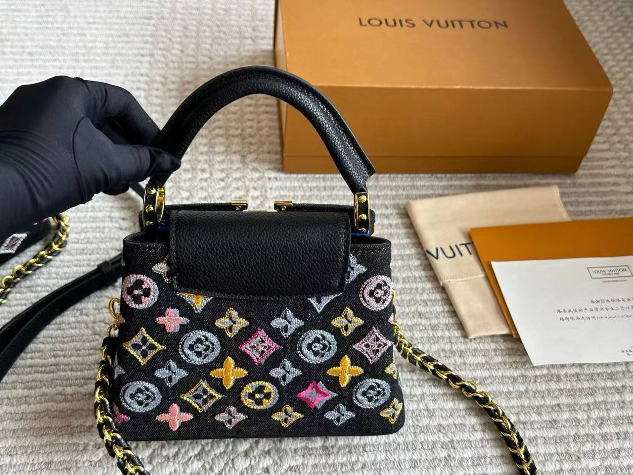 Sac Louis Vuitton Capucines Édition Monogram Bijoux