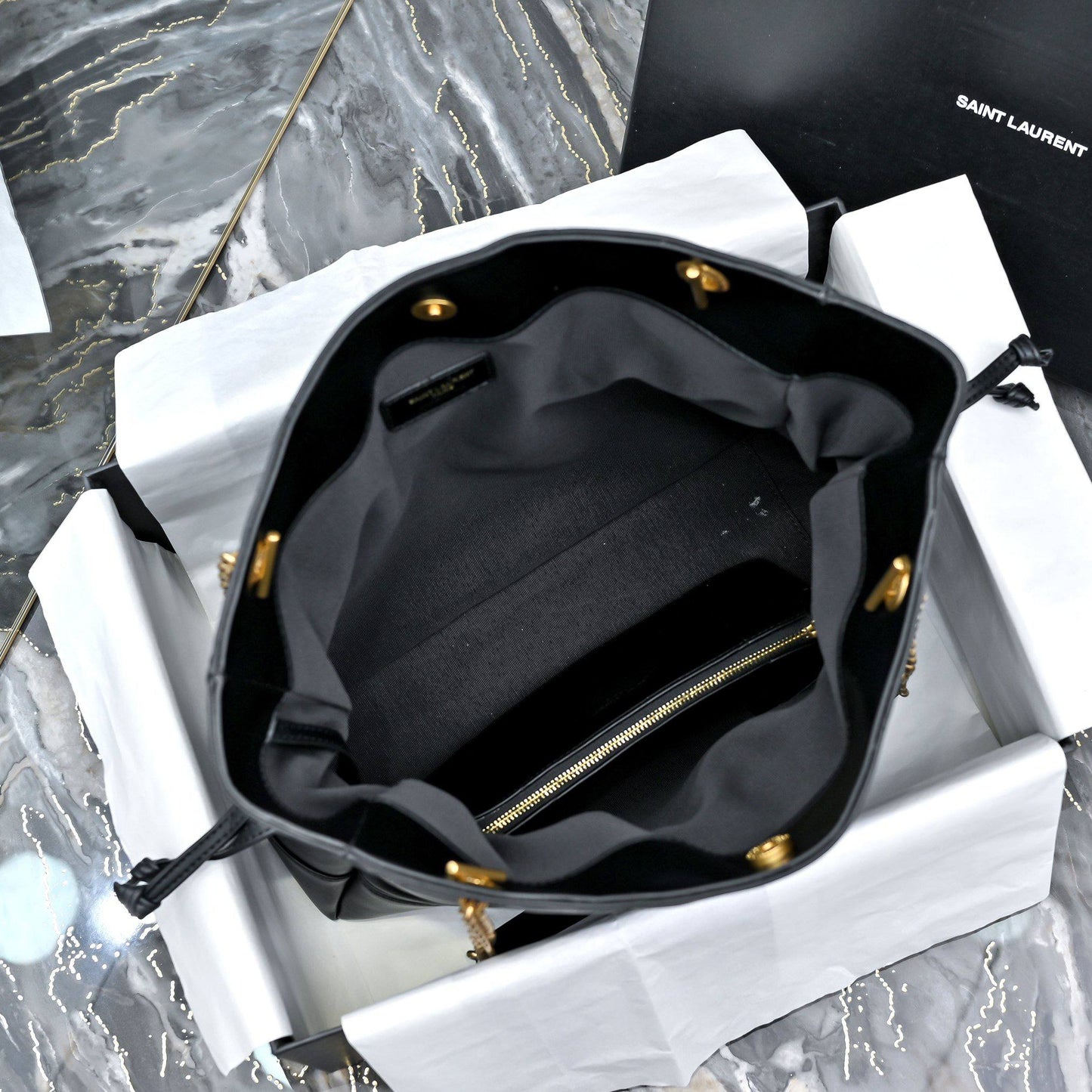 Sac Cabas Yves Saint Laurent en Cuir Matelassé Noir